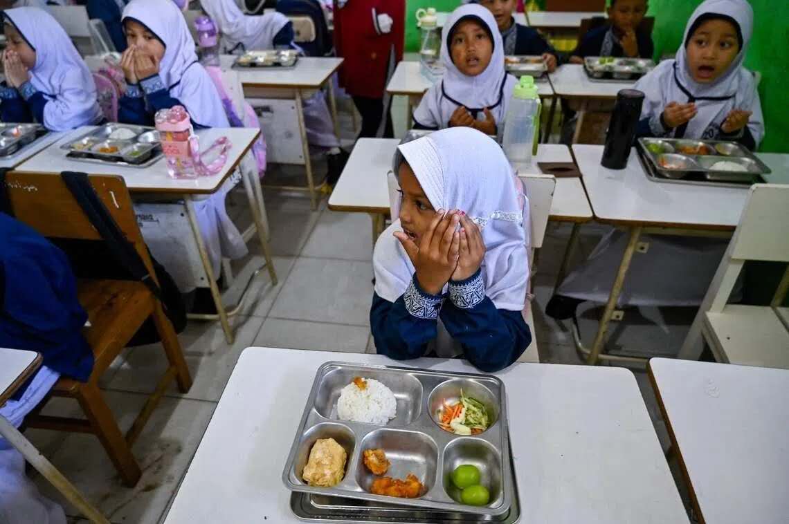 印尼5所学校200多名学生集体食物中毒