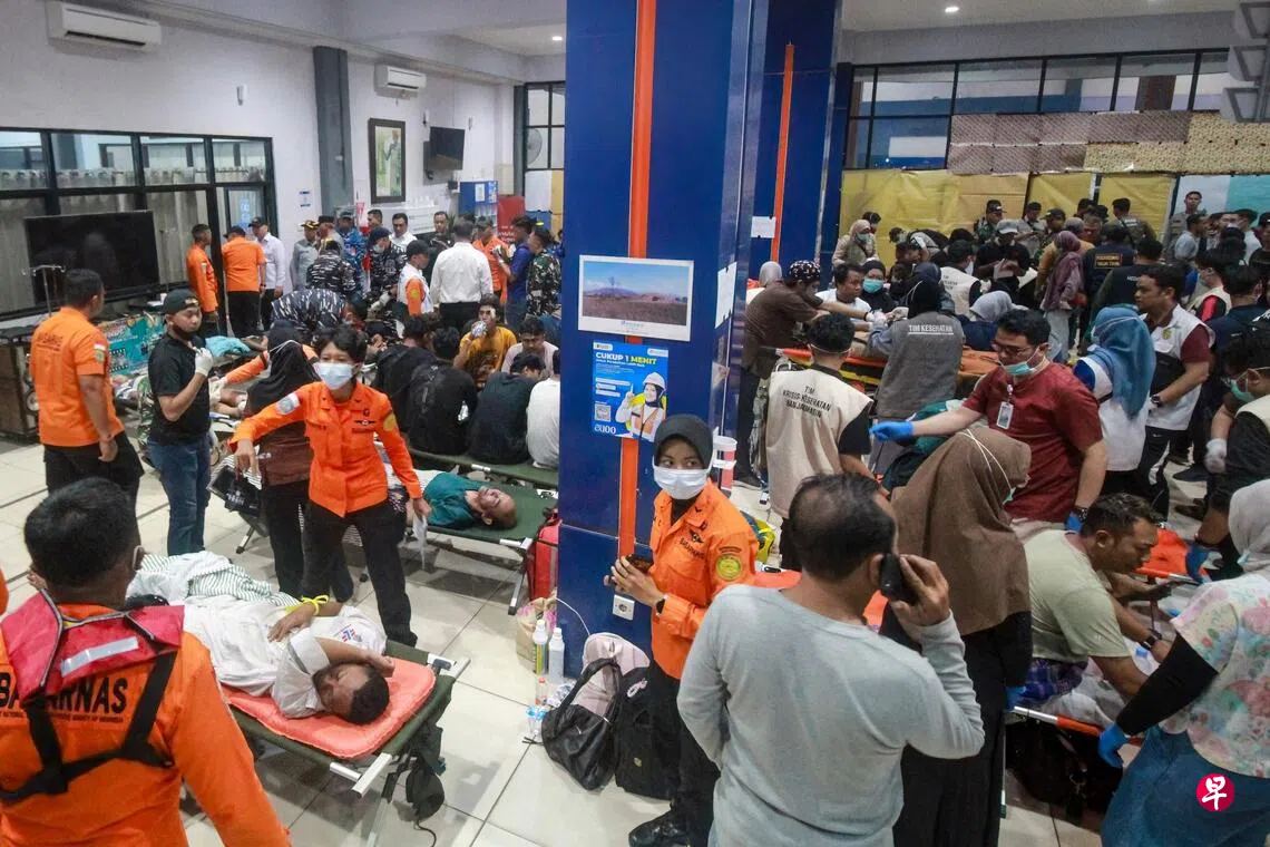 载有243人印尼渡轮翻覆 六人遇难129人失踪